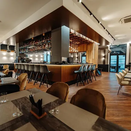Iza Hotel