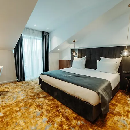 Hotel Iza 3*